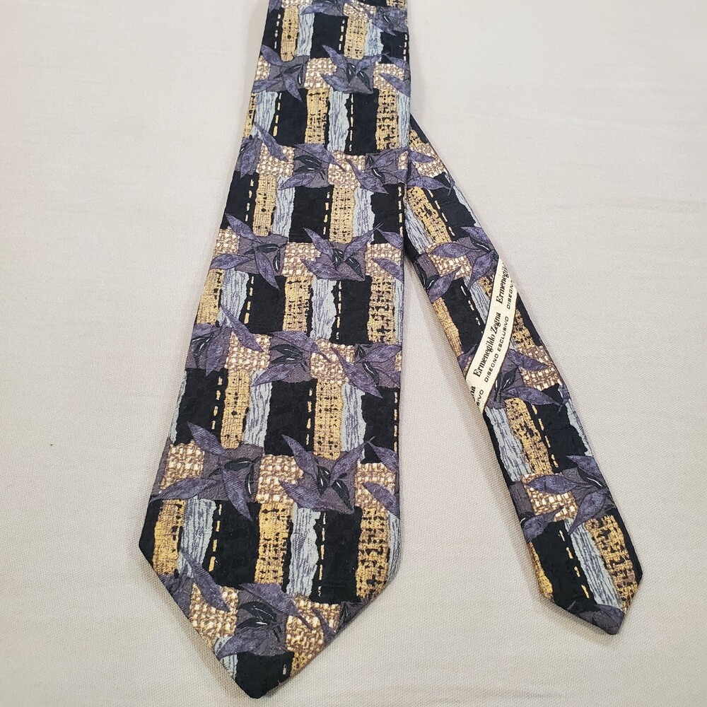 Ermenegildo Zegna Tie Floral Black Silk  Made in Italy 3.75"W 59"L